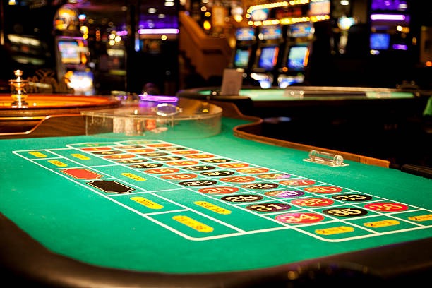 dewa qq platform showing Lucky Twins, slot tournaments, and sportsbook integration